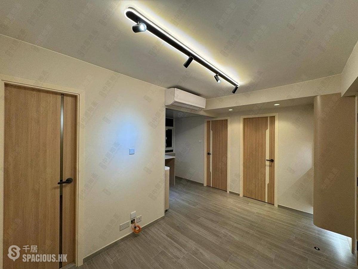 Sai Ying Pun - Fook Moon Building 01