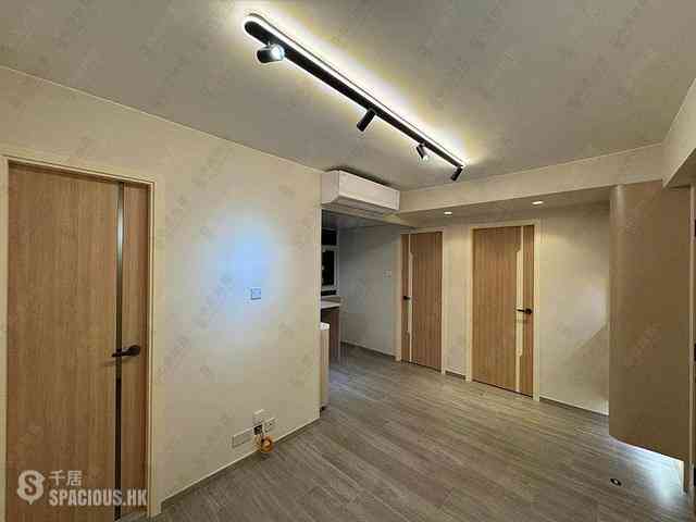 Sai Ying Pun - Fook Moon Building 01