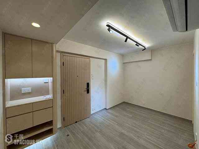 Sai Ying Pun - Fook Moon Building 02