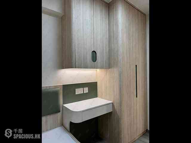 Sai Ying Pun - Fook Moon Building 05