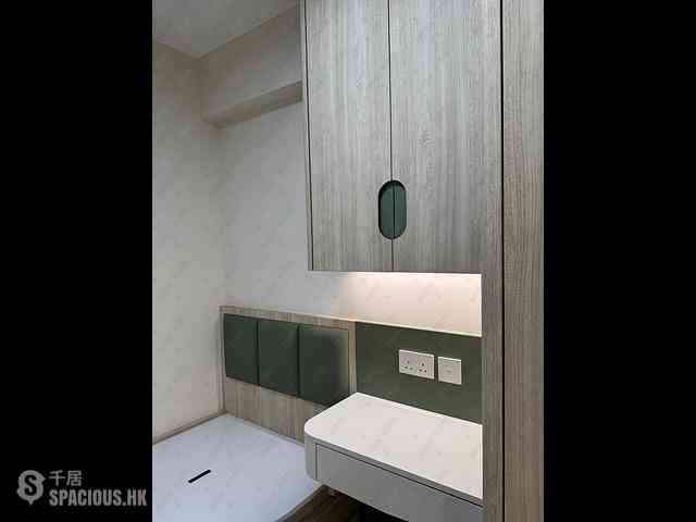 Sai Ying Pun - Fook Moon Building 06