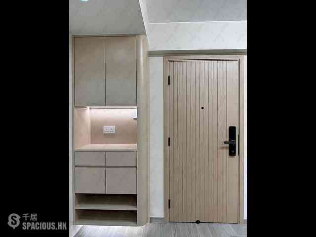 Sai Ying Pun - Fook Moon Building 08