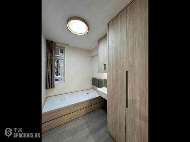 Sai Ying Pun - Fook Moon Building 09