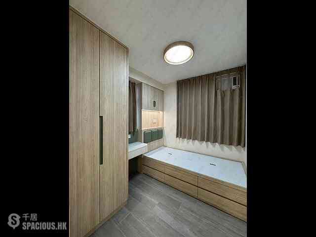 Sai Ying Pun - Fook Moon Building 10