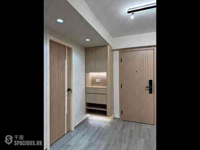 Sai Ying Pun - Fook Moon Building 11