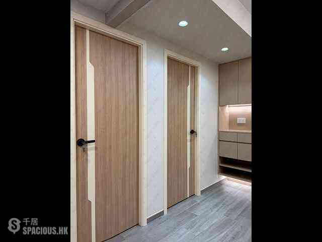 Sai Ying Pun - Fook Moon Building 12
