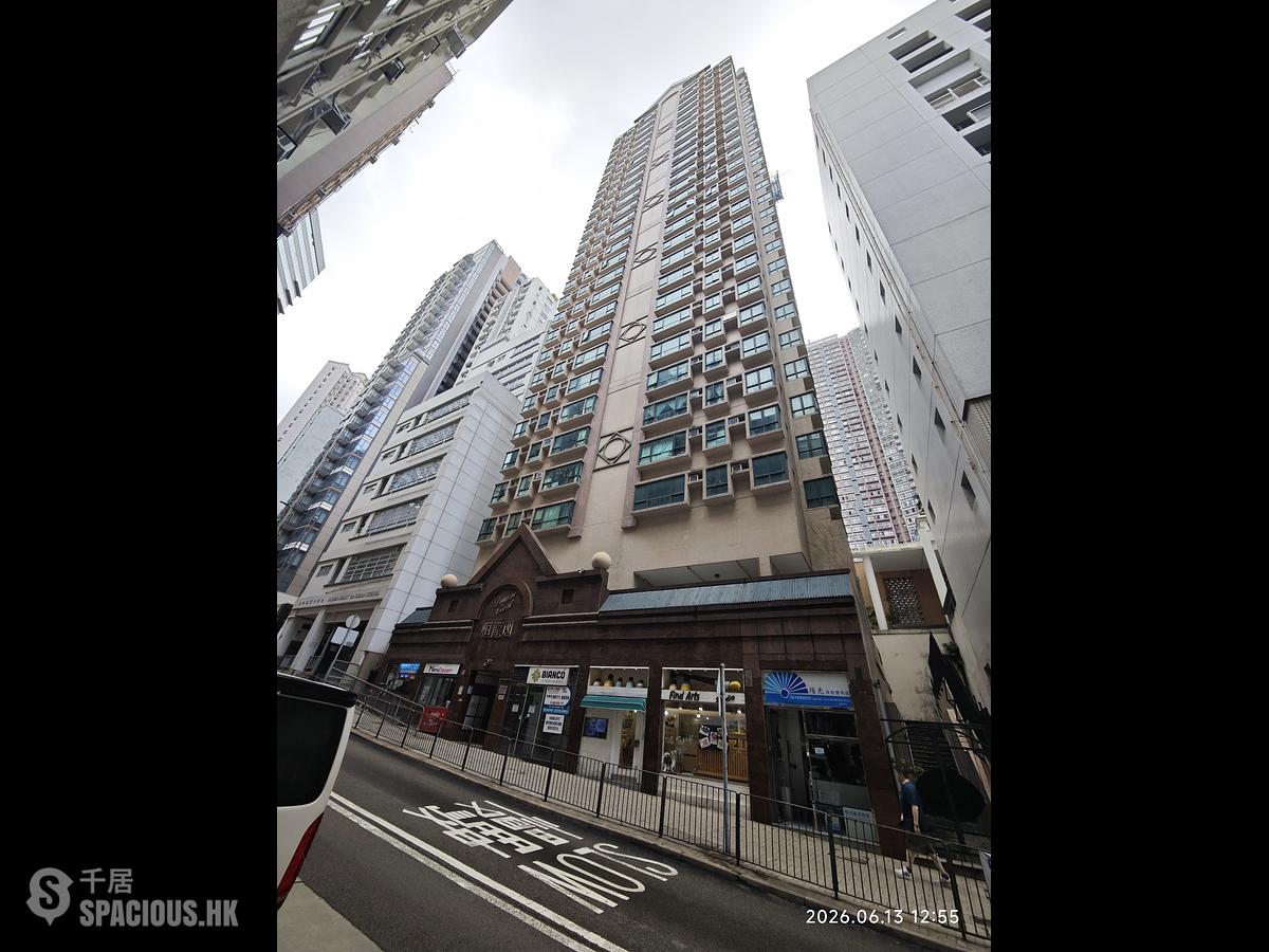 Mid Levels Central - Dragon Court 01