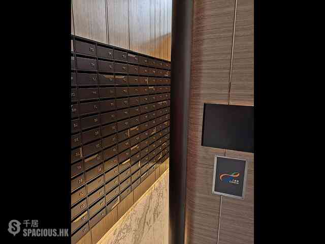 Sai Ying Pun - Two・Artlane 13