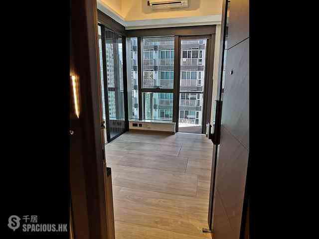 Sai Ying Pun - Two・Artlane 02