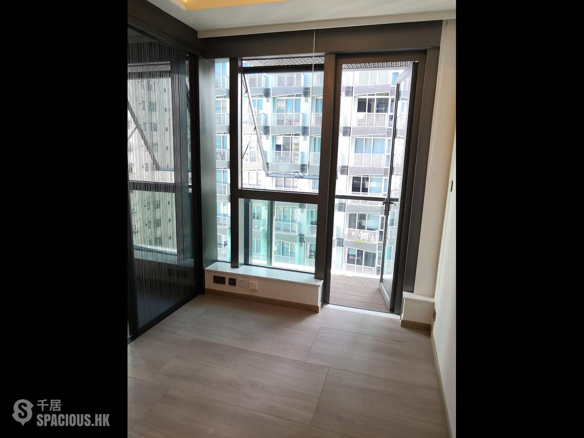Sai Ying Pun - Two・Artlane 01