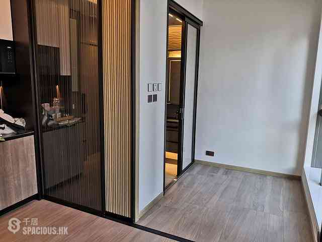 Sai Ying Pun - Two・Artlane 08