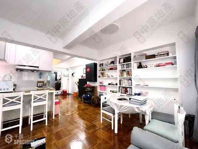 Wan Chai - Chong Hing Building 05
