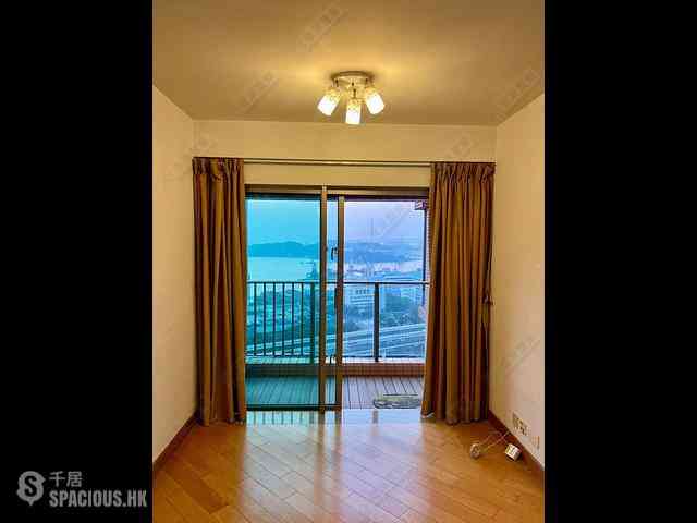 Tai Kok Tsui - Harbour Green Tower 5 03