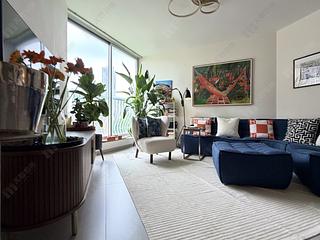 Mid Levels West - Skyview Cliff 02