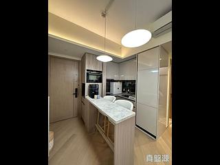 Lohas Park - Lohas Park Phase 11C Villa Garda II Tower 2A 03