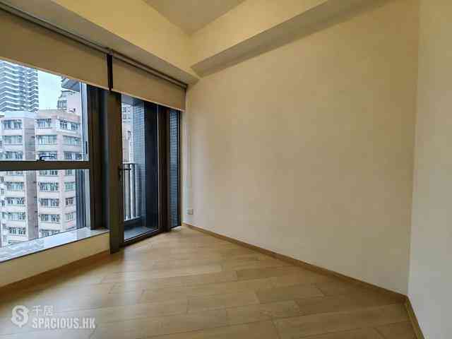 Shek Tong Tsui - Novum West 02
