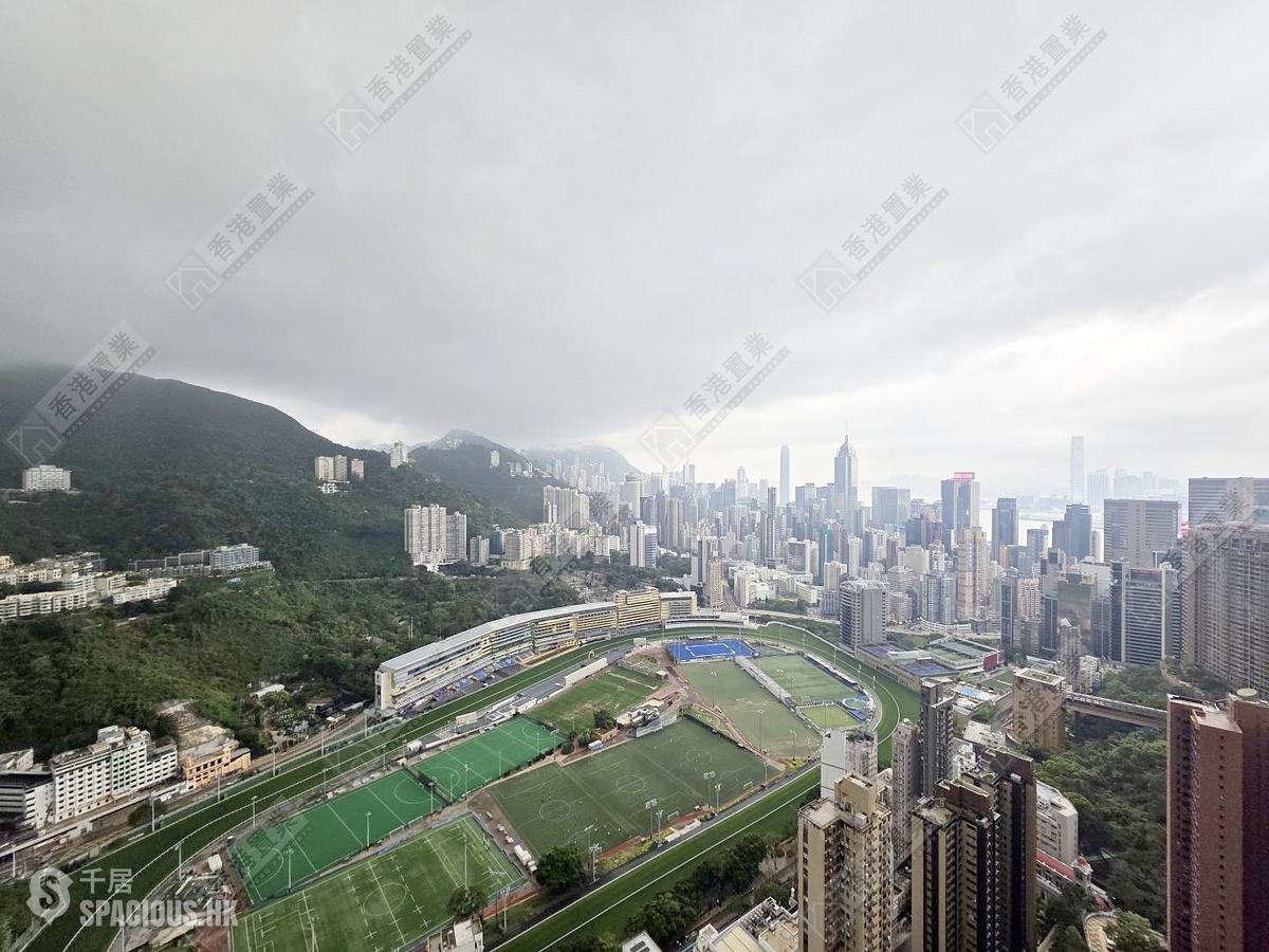 Happy Valley - Broadwood Twelve 01