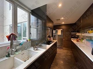 Mid Levels West - Serene Court 09