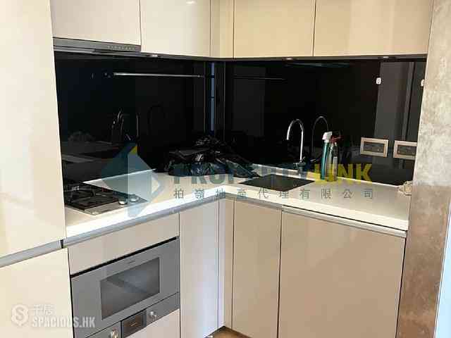 Sai Ying Pun - The Nova 04