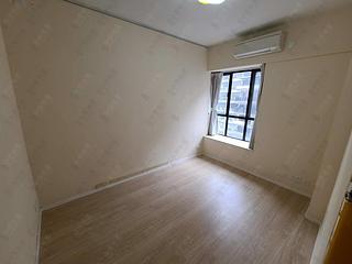 Mid Levels Central - Elegant Terrace Block 1 02