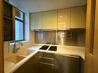 Sai Ying Pun - Island Crest 04