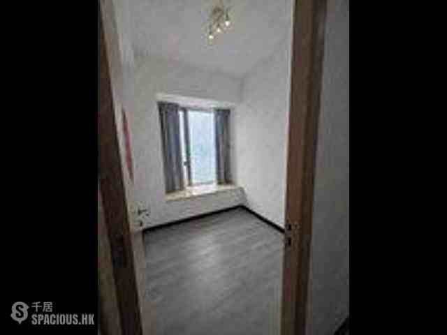 Sai Ying Pun - Island Crest Block 2 03