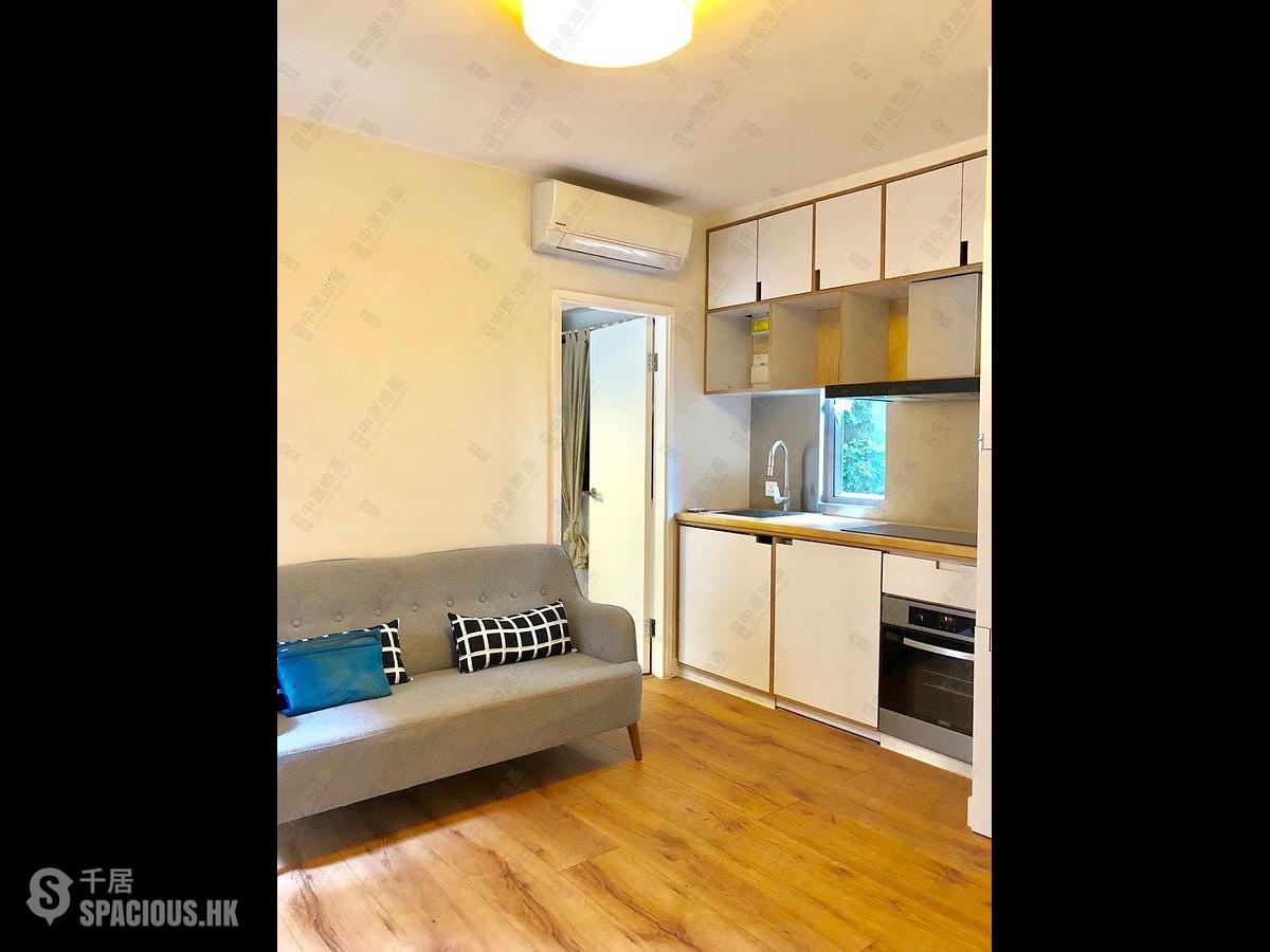 Mid Levels Central - Windsor Court 01
