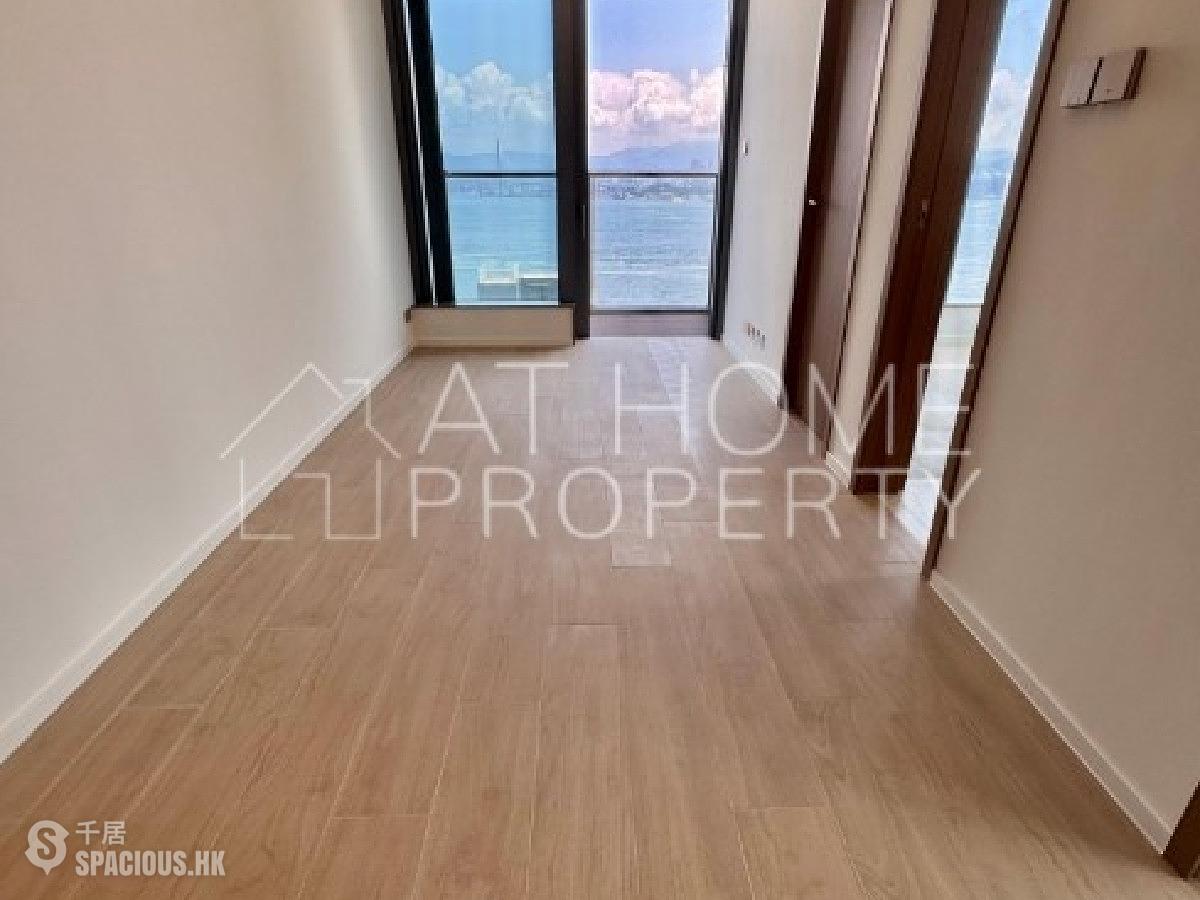 Sai Ying Pun - Des Voeux W Residence 01