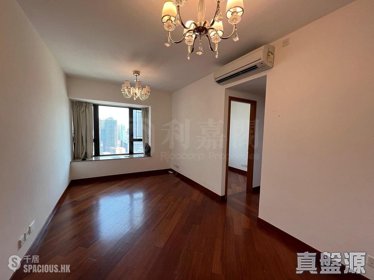 West Kowloon - The Arch Star Tower (Block 2) 01