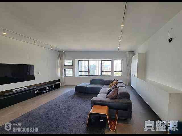 Mid Levels Central - Birchwood Place 01