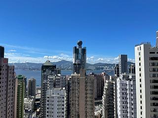 Sai Ying Pun - The Summa Block 2 06