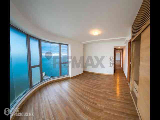 Pok Fu Lam - Villas Sorrento 03