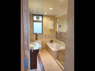 Pok Fu Lam - Villas Sorrento 05