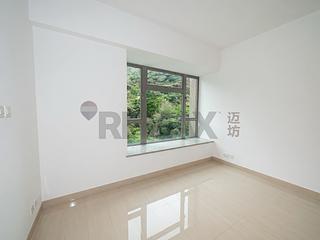 Pok Fu Lam - Villas Sorrento 06