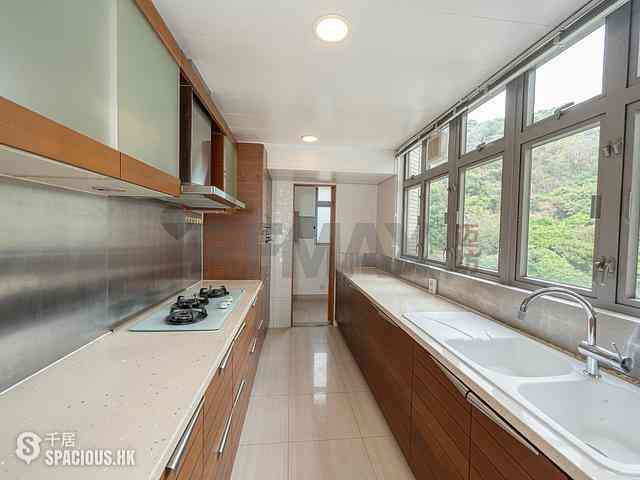 Pok Fu Lam - Villas Sorrento 10
