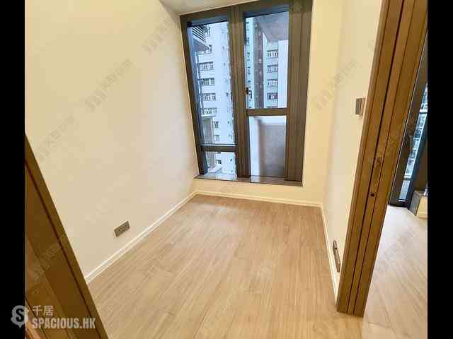Sai Ying Pun - Des Voeux W Residence 03