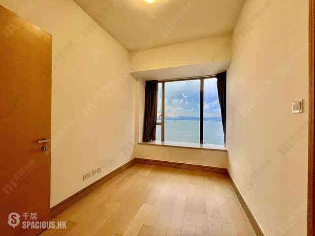 Kennedy Town - Cadogan 05