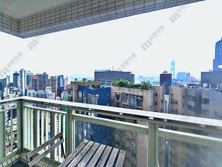Soho - Centrestage 05