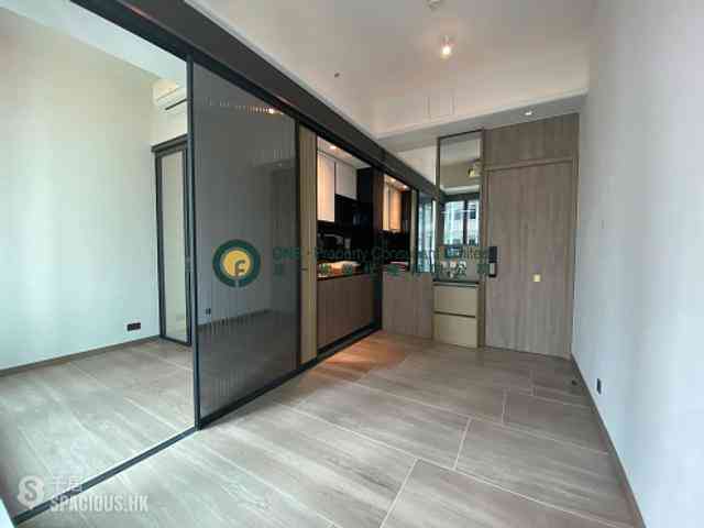 Sai Ying Pun - Two・Artlane 03