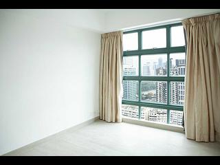Happy Valley - Caroline Garden 17