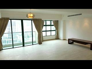 Happy Valley - Caroline Garden 18