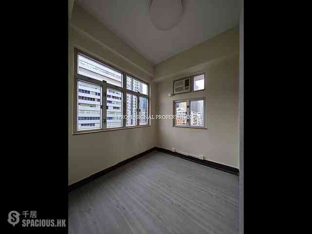 Wan Chai - Chiu Hin Mansion 05