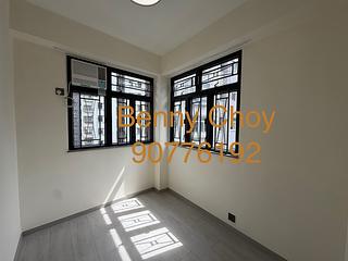 Sai Ying Pun - Fu Moon Building 07