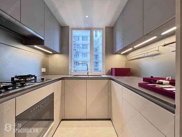Wan Chai - 33 Kennedy Road 08