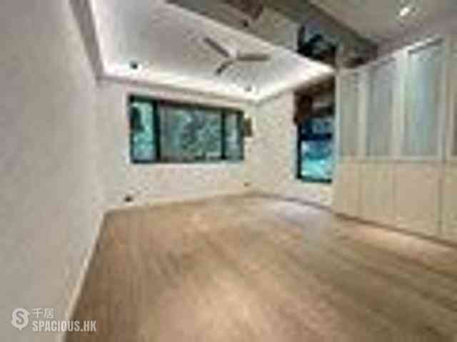 Mid Levels West - Peace Court 01