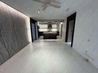Mid Levels West - Peace Court 12