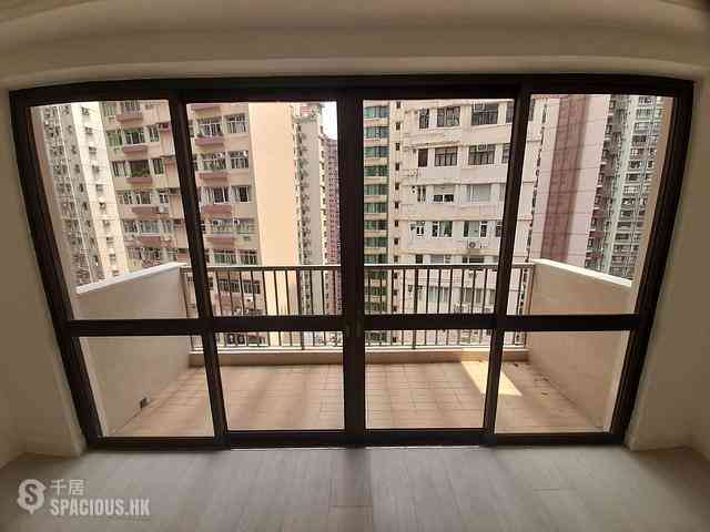 Mid Levels Central - Right Mansion 12