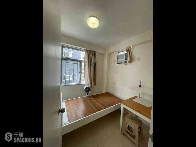 Sai Ying Pun - Fung Yat Building 02