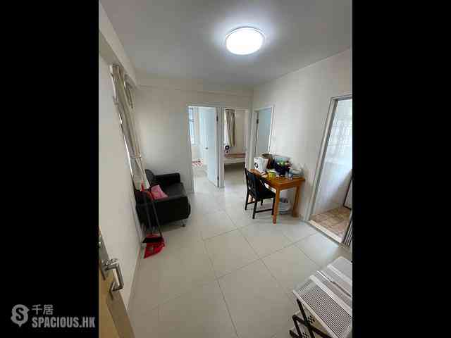 Sai Ying Pun - Fung Yat Building 04