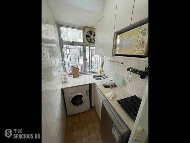 Sai Ying Pun - Fung Yat Building 05